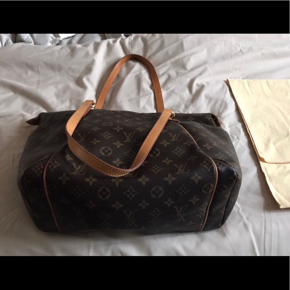 Authentic Louis Vuitton Totally MM Monogram